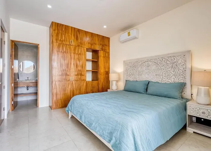 Immaculate With Stunning Views, Balcony, On-site Pool & Gym Сasa de vacaciones *