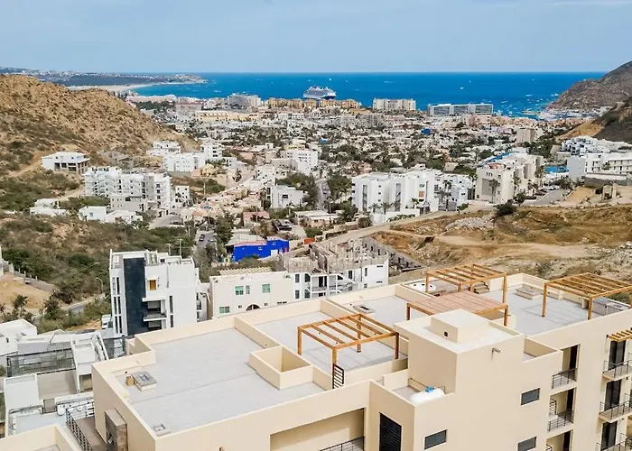Immaculate With Stunning Views, Balcony, On-site Pool & Gym * Cabo San Lucas