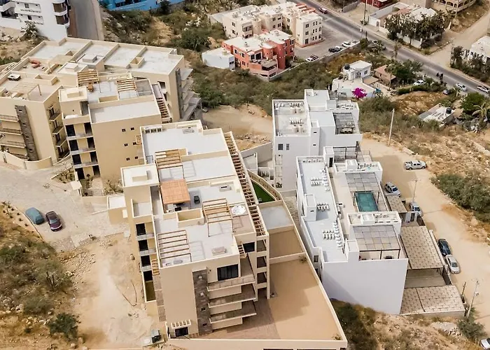 Immaculate With Stunning Views, Balcony, On-site Pool & Gym Сasa de vacaciones
